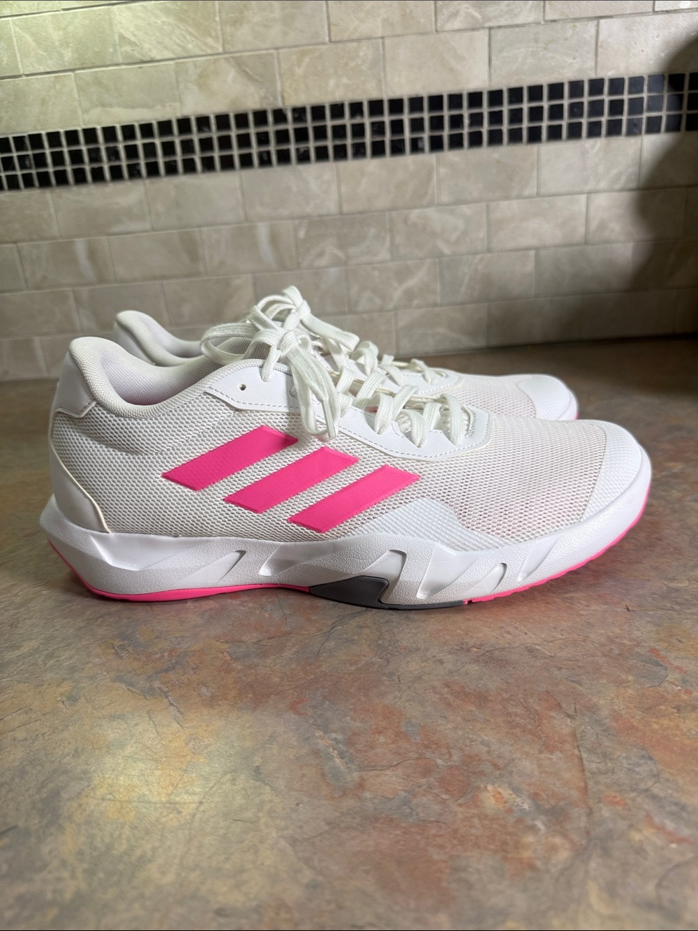 Adidas Amplimove Trainer White Shock Pink Athletic Sneakers Size 11